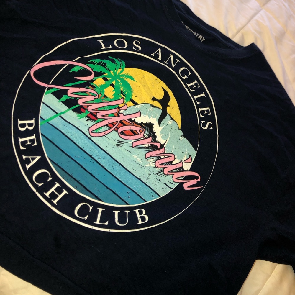 Navy blue graphic crop top 😽